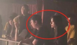 网红驯鹿吃瓜是真的吗还是假的,真相揭秘，是炒作还是真实事件？